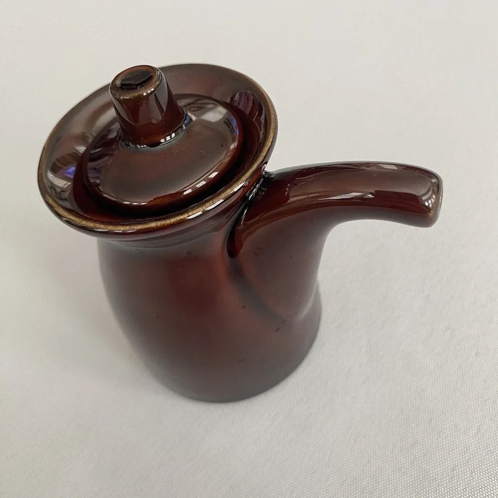 Crate & Barrel Sauce Pot With Lid Ceramic Porcelain Soy Sauce Pitcher Pourer